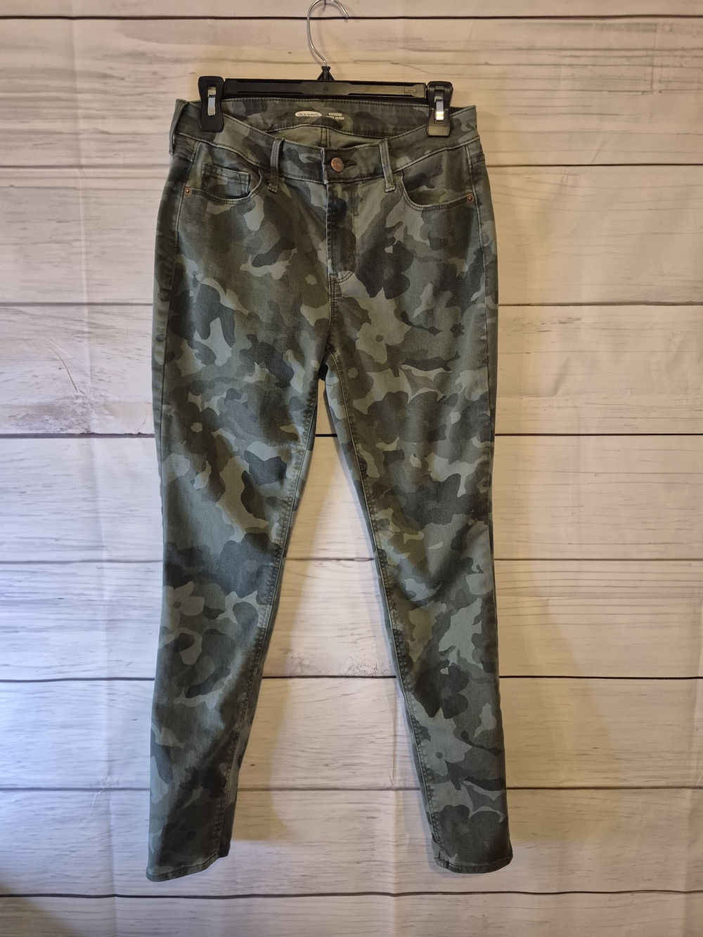 Old Navy Rockstar Super Skinny Camo Jeans Mid-Rise Camo Print Size 8